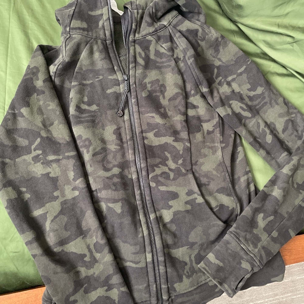 Lululemon Scuba Hoodie green Camo